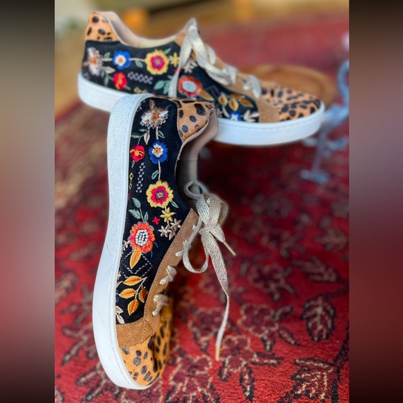 🎉H-P🎉 JOHNNY WAS Olivia Leopard Floral Women’s Embroidered Sneakers Comfy Sz 7 - Picture 2 of 16